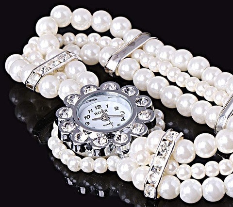 Orologio e bracciale con perle finte molto bello